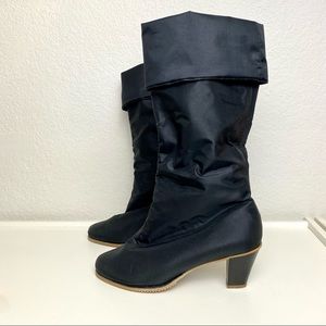 Golo Black Vibram Sole, Faux Shearling Lined Boots, Size 8. NEW without tags.